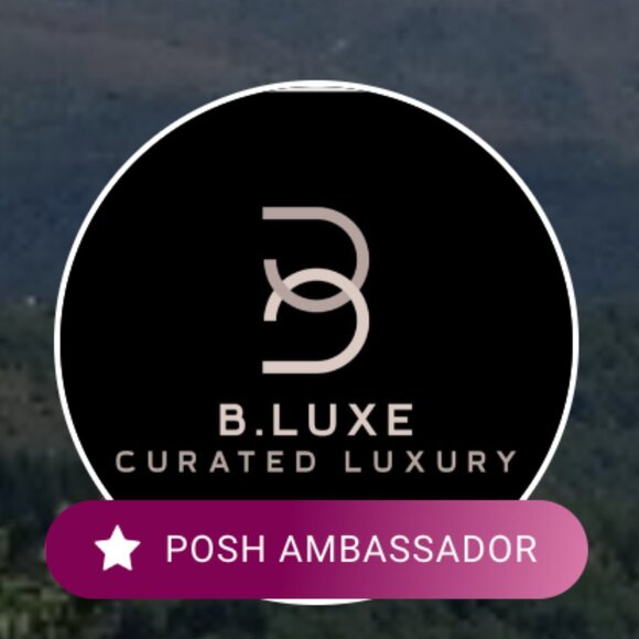 Meet your Poshers, Brie & Megan. - Picture 6 of 6